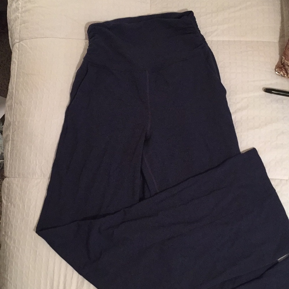 Lululemon yoga pants